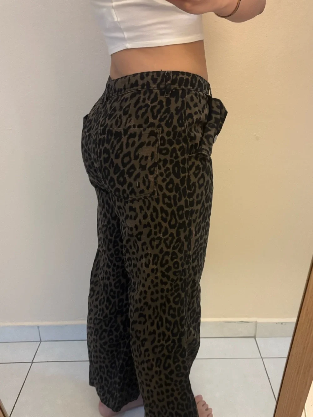 LEOPARD PRINT JEANS ๐๐๐ฑ - Picture 2 of 5